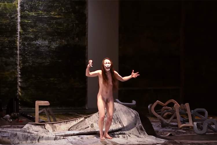 全裸でドレミの歌を歌う･･･パリ在住の舞踏家「ワタナベマキ」さんによるパフォーマンス動画