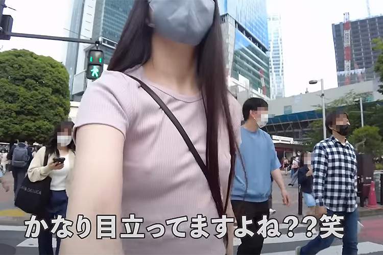 【クレイジー】真昼間の渋谷をノーブラで思いっきり乳首浮いた状態で散歩するYoutuber【りん散歩】