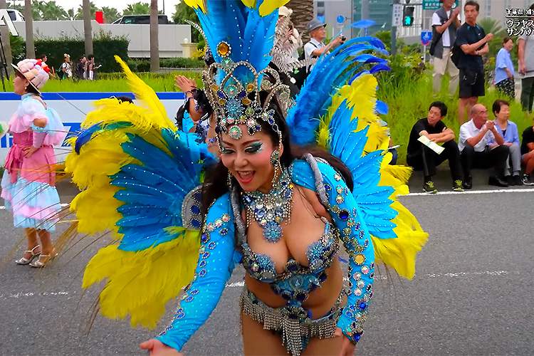 【ウラヤスフェスティバルサンバパレード】爆乳ムッチリ熟女がド迫力のパフォーマンスを披露！！