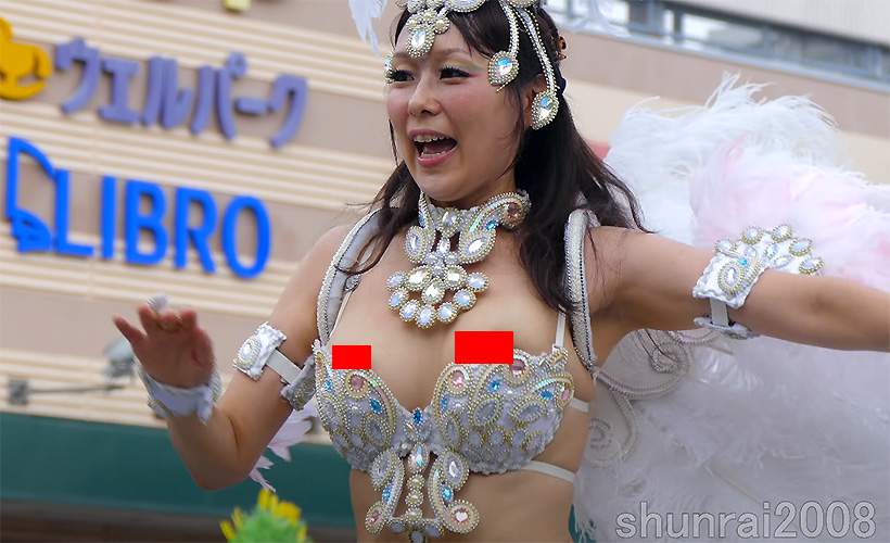 【サンバポロリ事故】花小金井サンバフェスティバルにて、サンバダンサーさんの衣装がずれて内部が見えてしまうハプニング！！