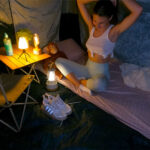 ヘソ出しノーブラ白タンクトップ姿の女性ゆーちゅばーによるソロキャンプ動画【ASMR Camping】