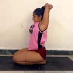 ジョリ腋とデカ尻がそそるインドのYoutuberによるヨガ動画【Natasha Noel】