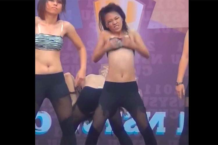 ポロリ　乳首　ダンス 