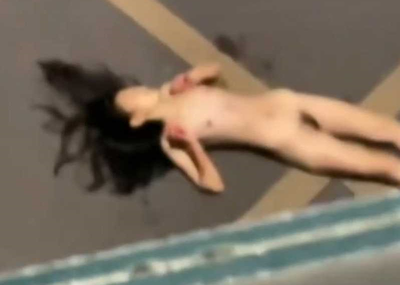 【閲覧注意】 全裸で飛び降り自殺した女の子、エライ事になる（画像あり）