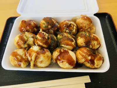 【悲報】 こども食堂「タコ焼き10円ね」 こども転売ヤー「これ100円で売れば儲かるじゃん」→