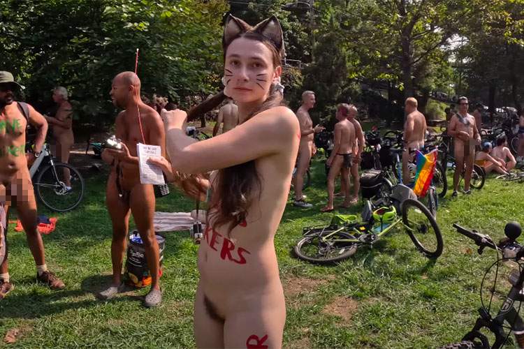 【1時間25分】フィラデルフィアで開催された全裸自転車イベント「PHILLY NAKED BIKE RIDE 2024」参加者が撮影した長編動画