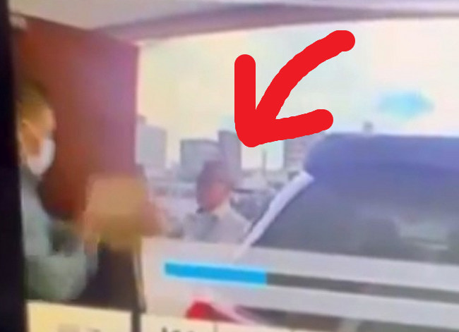 【閲覧注意】 ヤクザ事務所。宅配業者を装った男が池〇組系志〇会の幹部を〇す映像がヤバスギル