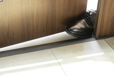 【速報】 ソーラーパネルの訪問営業、普通に不審者として通報されるようになる