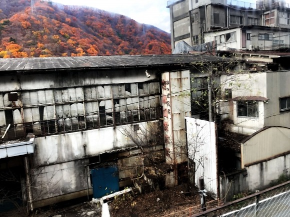 【画像】 田舎の観光地の景色、寂れ過ぎて終わる…