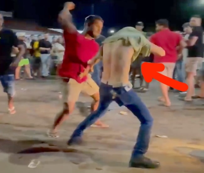 【閲覧注意】 路上喧嘩でボコボコにされてるヒョロ男、まさかの反撃で相手を殺してしまう…（動画あり）