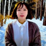 ノーブラシャツ姿で真冬の北海道を散歩するYoutuber【いちか Ch】