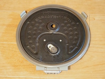 【警告】 『炊飯器のフタ』を洗ってない人、こうなる…