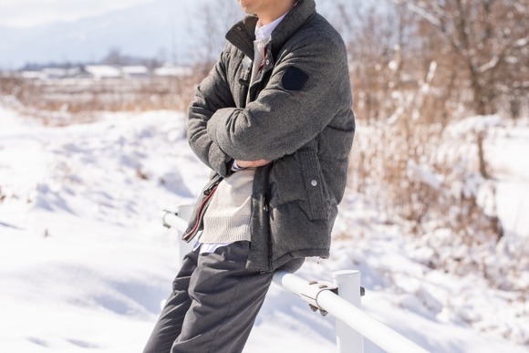 この暑いのにまだダウン着てるオッサン何なの？