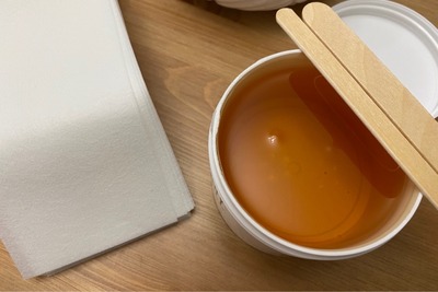 【大惨事】 女性「ブラジリアンワックスでセルフ陰毛脱毛♪」→ 股が裂ける