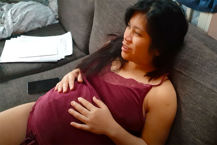 デンマークの夫婦Youtuberが投稿していた出産の一部始終を撮影した動画