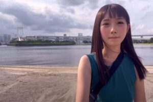 ノーブラでレインボーブリッジを眺めるエロ系Youtuber【らんらん-RANRAN🌻】