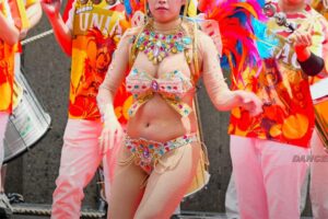 【大岡川水上劇場2025】衣装がズリ落ちてあわや...な感じになるウニアンのダンサー！！