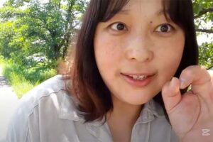 【潔し】すっぴん&無加工でノーブラ散歩を行うぽっちゃり熟女Youtuber【すっぴんちゃん】