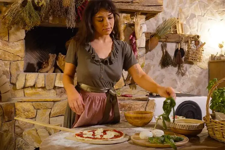中世っぽいキッチンで料理をする巨乳ノーブラYoutuber【IreneFireCooking】