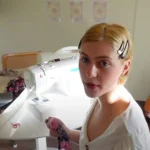 動画開始２秒で胸チラとパンチラを披露...つかみはバッチリなYoutuber【Kamryn Renae】