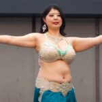 色んなお肉がぶるんぶるん！恵体ベリーダンサーによるステージの様子