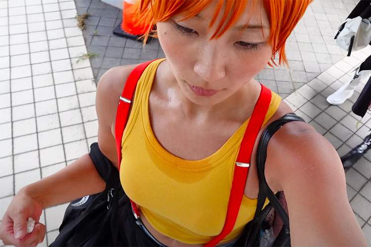 【C106】炎天下のコミケにポケモンカスミのコスプレで参加したら汗だくになった筋肉系Youtuber【nora fitness /のらフィットネス】