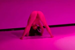 【１時間１５分】マン毛丸出し全裸で踊るシーンもある、２人の女性による舞台1