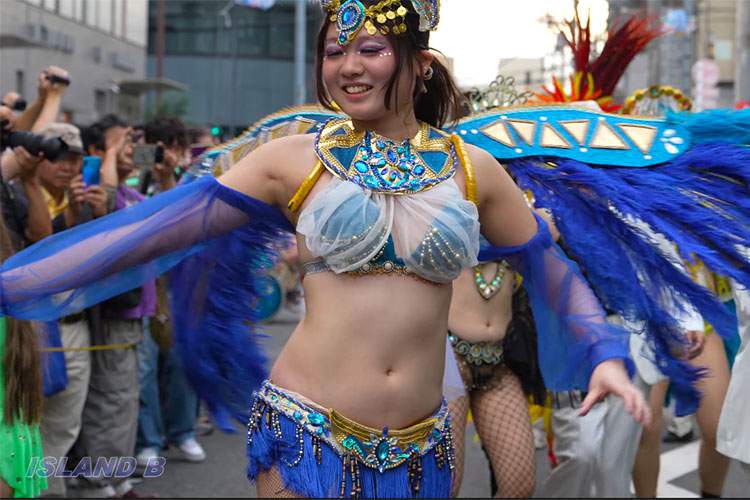 【くにたち富士見台フェスティバル2025】ウニアンのサンバダンサー達による熱気あふれるパフォーマンス一部始終！