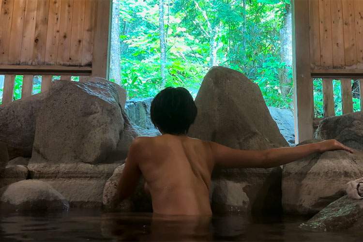 【超絶朗報】あの登山系チャンネル、温泉入浴メインの動画を投稿してくださる！！