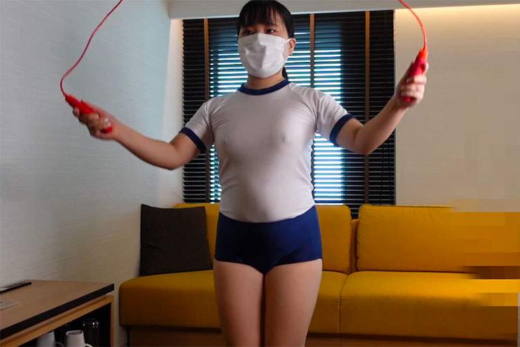 ブルマ姿のノーブラぽっちゃり女子による縄跳び動画【ぽっちゃりん娘】