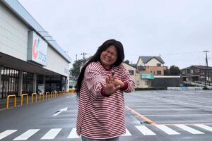 自称霊媒師の女性が、ノーブラで茨城の結界を閉じる動画【やすこ女神🌞🌝】