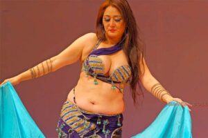 恵体熟女ベリーダンサーが色んなお肉をブルンブルンさせる動画