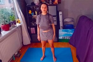 ノーブラでヨガを行うボインちゃんなYoutuber【Toxic-Ally】A