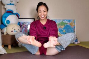 生々しい雰囲気の女性が足のストレッチを行う生々しい動画【さやのストレッチsaya-stretch】A