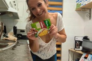 酒ヤケ声が印象的なノーブラ熟女によるクッキング動画【Anna's-life】A