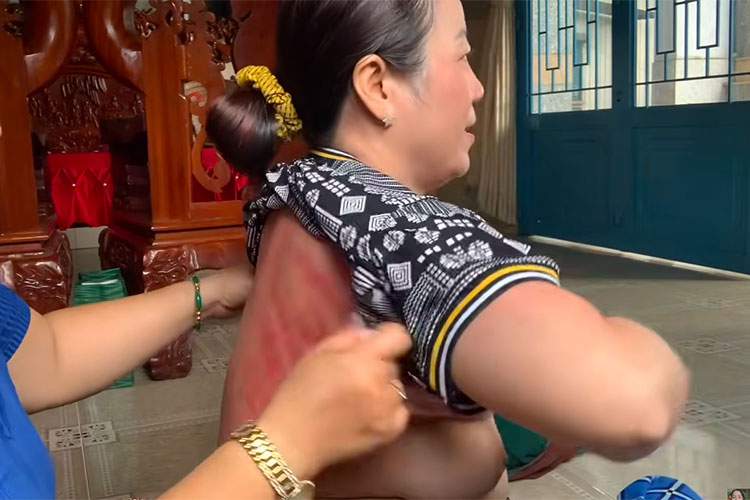 例のベトナムかっさ熟女の新作動画、普通に乳首ポロリしてたwwwww