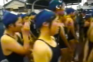 恐らくは昭和辺り？中学生達が水泳の授業を受けている様子を撮影したレトロな動画A