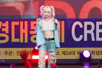 おっぱいポロリしそうな恰好で激しく動きながら踊る韓国の女性ラッパー【Ash-B】A