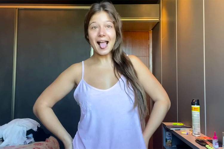 陽気なノーブラ女子によるVlog的な動画