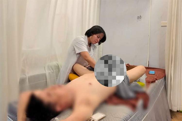 これ手コキしてない？恐らくはタイの睾丸マッサージを撮影した動画