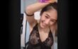 【視聴数稼ぎ】乳首が透けて見えてる服で配信してる女の子1